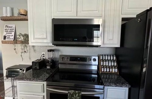 Odessa House | 7Bed Permian Oasis