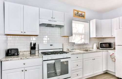Tannersville Ski Chalet | 7BR 3Bath Chalet Modern Home 5mins from Hunter