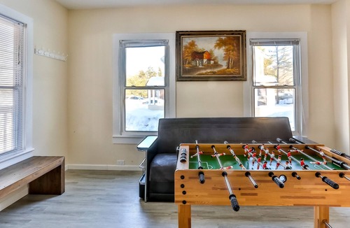 Tannersville Ski Chalet | 7BR 3Bath Chalet Modern Home 5mins from Hunter
