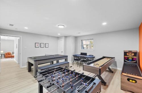 DeSoto House | 7BR 5BA w Pool Hot Tub Sport Court & Game Room