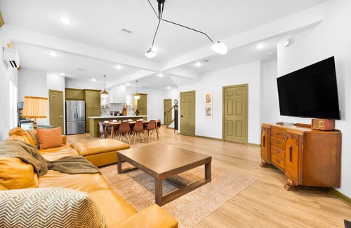 Greater East End House | 7BR 7BA Gated Luxury
