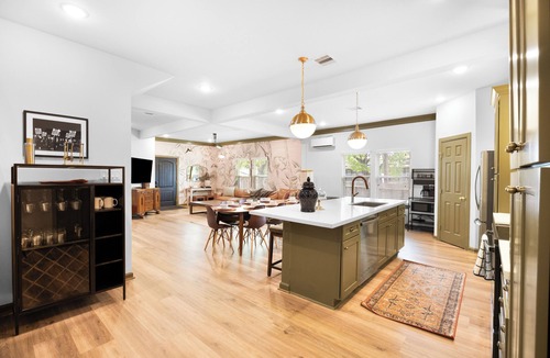 Greater East End House | 7BR 7BA Gated Luxury