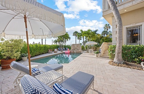 West Palm Beach House | 7BR Downtown Waterfront Mansion with Heated Pool + Spa!
