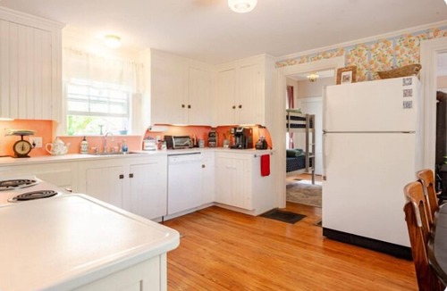 Waldoboro Apartment | 7BR Hilltop Retreat · 2 Kitchens & Decks