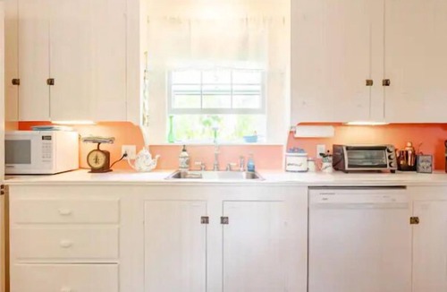 Waldoboro Apartment | 7BR Hilltop Retreat · 2 Kitchens & Decks