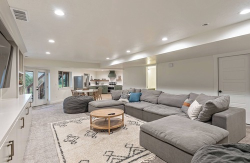 Eden House | 7BR Mountain Retreat on Acreage Near Nordic, Snowbasin & Powder Mtn - Sleeps 20