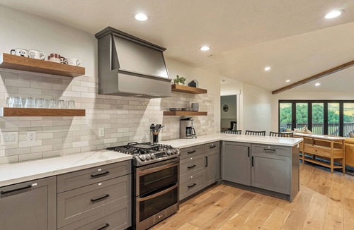 Eden House | 7BR Mountain Retreat on Acreage Near Nordic, Snowbasin & Powder Mtn - Sleeps 20