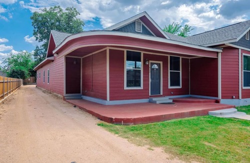Five Points House | 7BR Sleeps 16+ | Perfect for Groups & Families