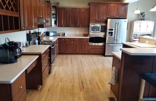 Livingston House | 7BR waterfront retreat, hot tub, beach, kayaks, public side, pets, game rooms