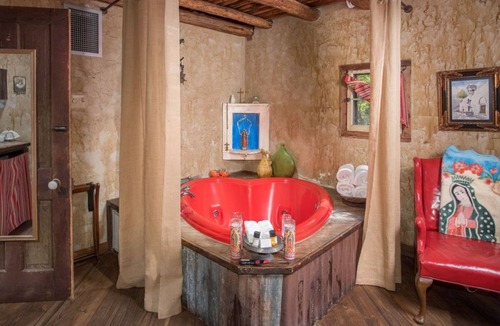 Wellborn Cabin | 7F Lodge - Mexico - Fiesta or Siesta w/Jacuzzi Tub and Breakfast