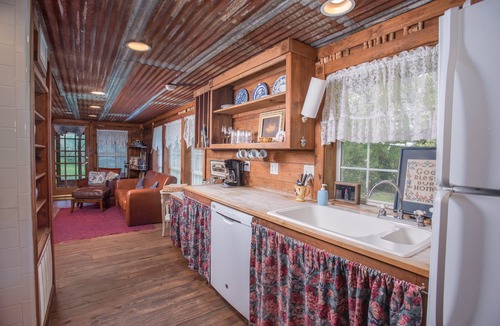 Wellborn Bed & Breakfast | 7F Lodge