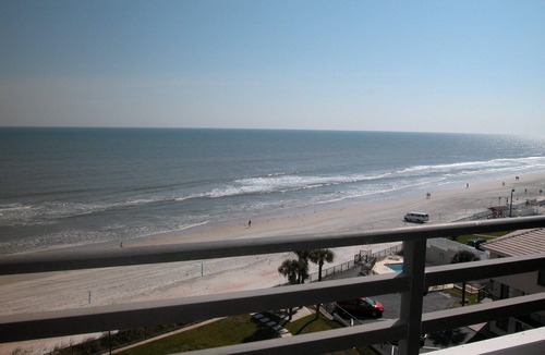 Daytona Beach Condo | 7th Floor End Unit - Right on the Beach
