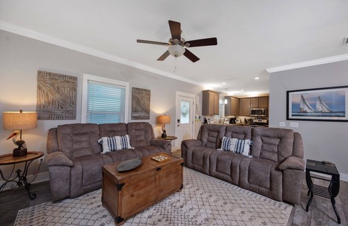 Fort Morgan House | 7th Night FREE for ALL Spring Dates! 2 King Suites and Queen Bunk room!