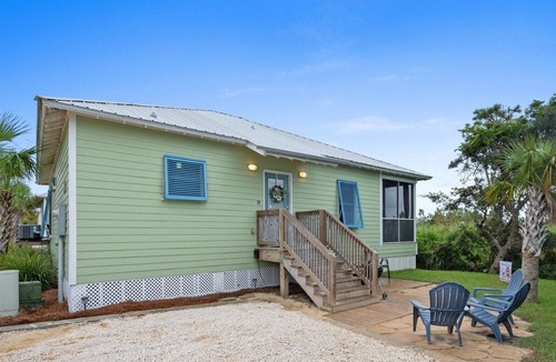 Fort Morgan House | 7th Night FREE for ALL Spring Dates! 2 King Suites and Queen Bunk room!