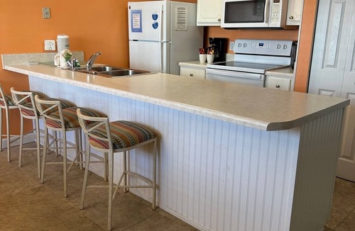 Avalon Beach Estates House | 7TH NIGHT FREE ON SELECT WEEKS ~ BEACH SERVICE INCLUDED WITH BOOKING