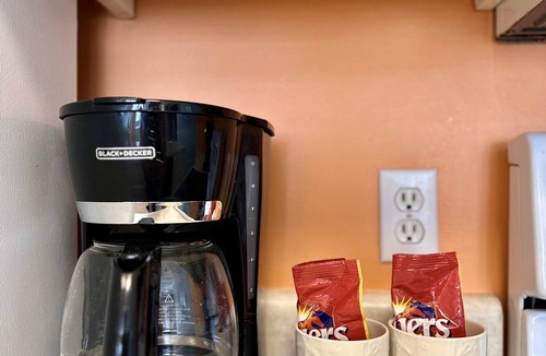 Avalon Beach Estates House | 7TH NIGHT FREE ON SELECT WEEKS ~ BEACH SERVICE INCLUDED WITH BOOKING