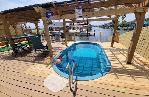 Corpus Christi Condo | 8/4 Island Waterfront 2 Kit 2 Private Pools 2 Hot Tubs
