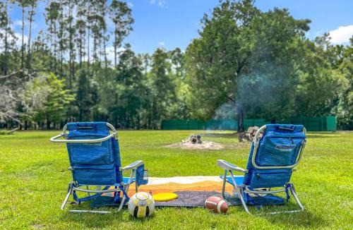 High Springs House | 8,5 Acre Hideaway with Pool, Pet Friendly Retreat