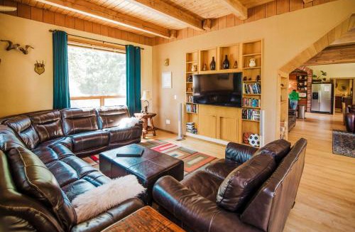 Cle Elum House | 8-Acre ‘Big House Lodge’ in Cle Elum w/Hot Tub