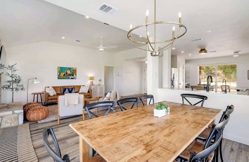 Dripping Springs House | 8 Acre Retreat - Pool, Hot Tub, Putting Green