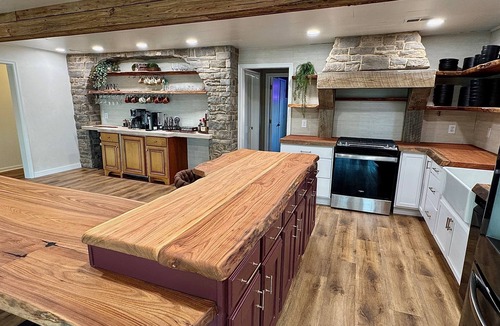 Henrico Cabin | 8 bdrm covered dock, bar and kitchen on the water! hot tub, firepit, sleeps 26,