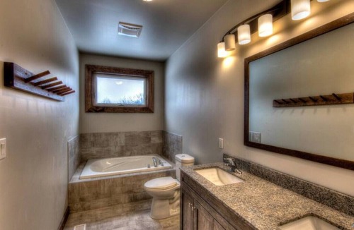 The Blue Mountains Cottage | 8 bdrm newly built LUXURY CHALET at BLUE MOUNTAIN
