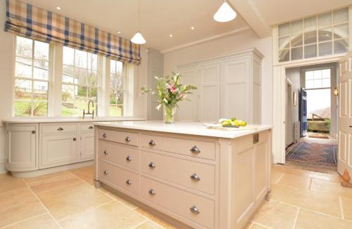 South Crossland House | 8 Bed in Holmfirth 72814