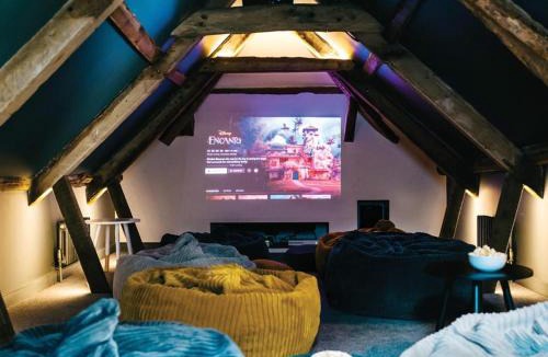 Saint Columb Major House | 8 Bed in Trekenning 81510