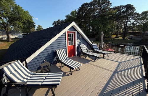 Henrico House | 8 bedroom, 4.5 Bath Lake Front Home with Boathouse. Sleeps 18