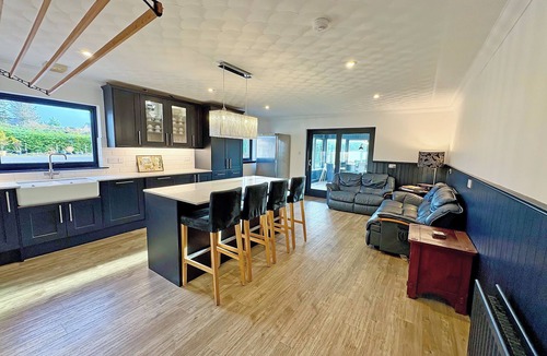 Dingwall Cottage | 8 bedroom accommodation in Dingwall