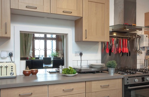 Brixham Cottage | 8 bedroom accommodation in Brixham