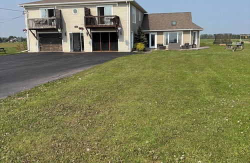 Borden-Carleton House | 8 bedroom beach house