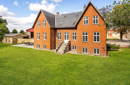 Kvaerndrup House | 8 bedroom beautiful home in Kværndrup