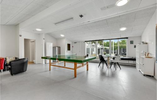 Henne House | 8 Bedroom Cozy Home In Henne
