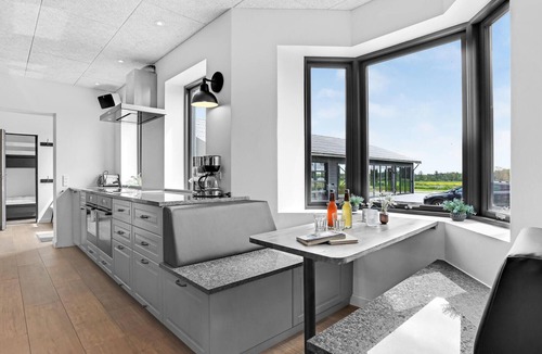 Nexø House | 8 bedroom nice home in Nexø