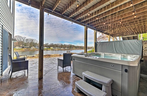 Gladwin House | 8 Bedrooms 14 Beds 5 full bath lakefront home w/hot tub & fire pit, sleeps 25!
