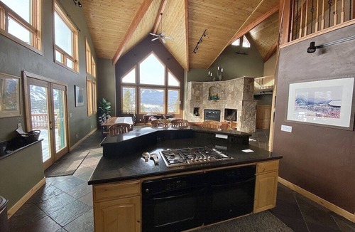 Forest Hills House | 8 bedrooms, amazing views, hot tub, theater, ski shuttle, 1 mile to town!