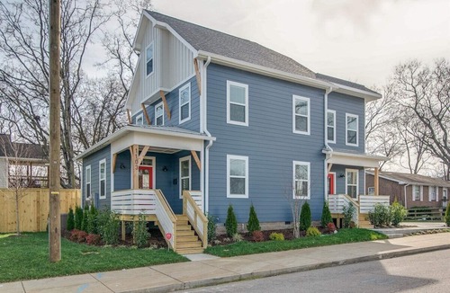 Hope Gardens House | 8 bedrooms! Great location! Brand new! Sleeps 24!