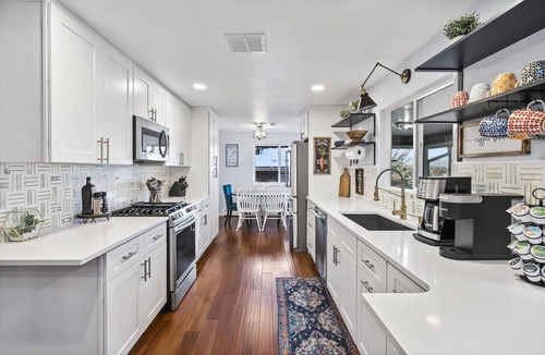 Scenic Heights House | 8 bedrooms, sleeps 20: Hot Tub, 20mins to Denver/Red Rocks