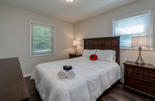 Athens House | 8 Beds | Ping Pong Table | 5 Miles to UGA