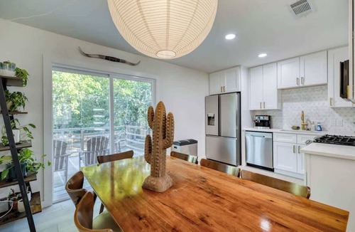 Parker Lane House | 8 Beds | Pool | Hottub | Large Backyard Oasis