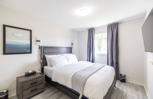 Thorold House | 8 BEDS Tomorrowland 🎶 - 15 Minutes To The Falls