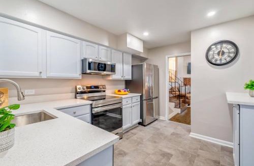 Naval Academy Villa | 8 Bells Bungalow - Cozy, Stylish, Prime Location
