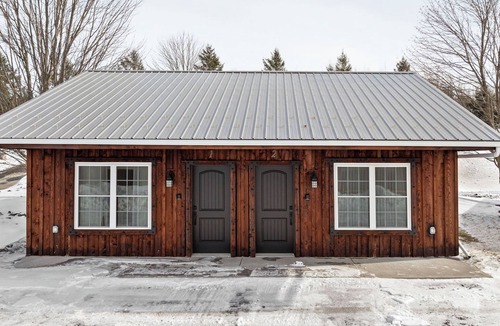 Tully Cabin | 8 Boutique Suites, Perfect for Groups & Events