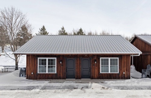 Tully Cabin | 8 Boutique Suites, Perfect for Groups & Events