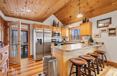 Gnaw Bone Cabin | 8 Does a Dancin` Cabin