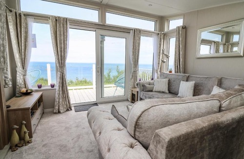 New Quay House | 8 Harbour View