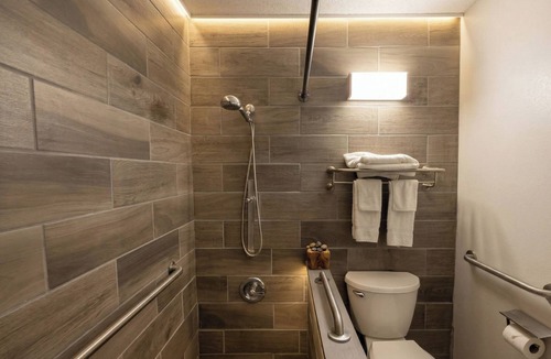 Americus Hotel | 8 Inn