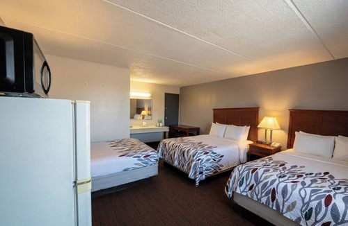 Americus Hotel | 8 Inn