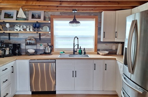 Greenhill Cottage | 8 Island View Cottage-n Hottub arrival Aug 26th !nATV Access,Hiking-Pet Friendly